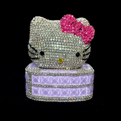 我的新車開了沒多久車前蓋和車門邊有好多細小劃痕,看著鬧心,不知各位有什么汽車用品能保護汽車車漆的嗎